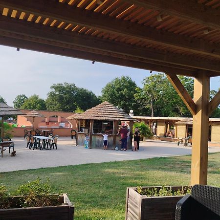 Camping Domaine de Senaud Albon Bagian luar foto