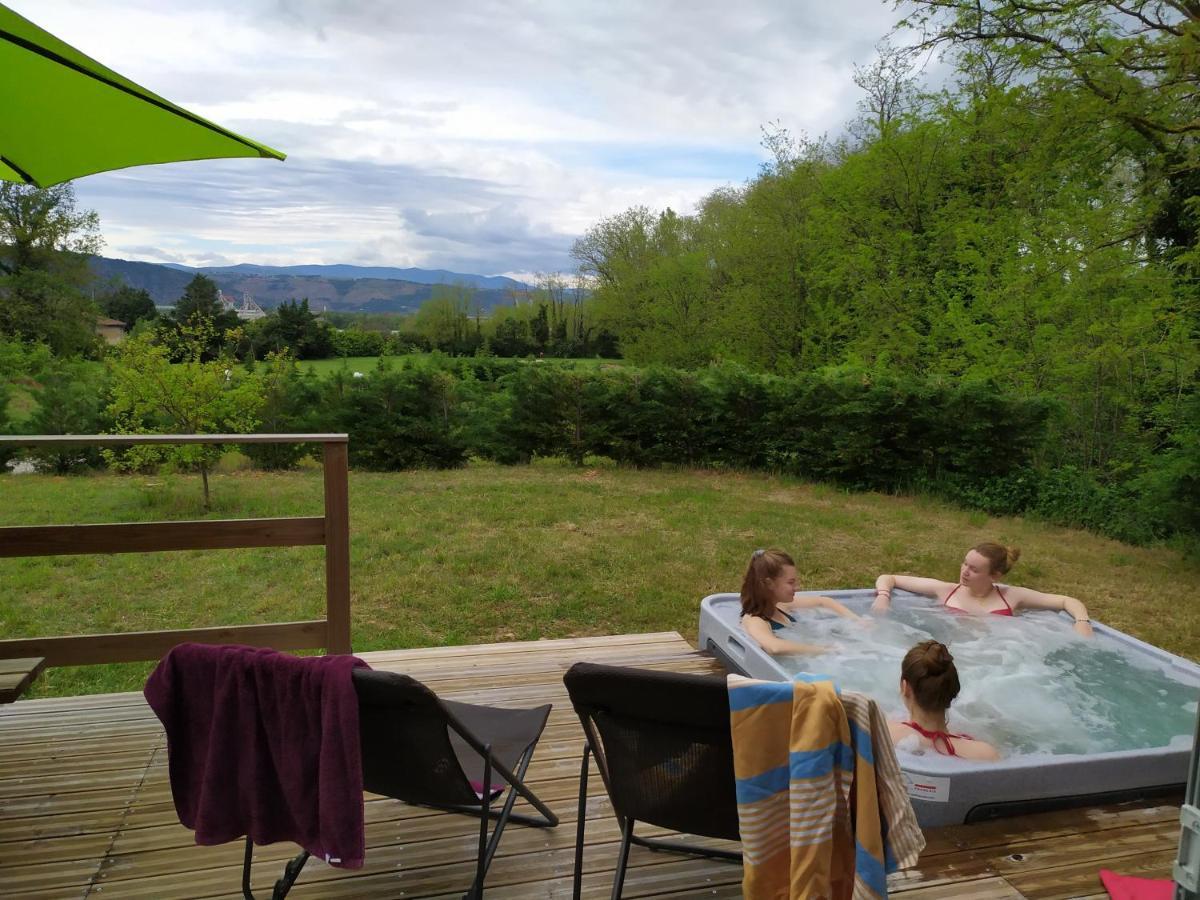 Camping Domaine de Senaud Albon Bagian luar foto