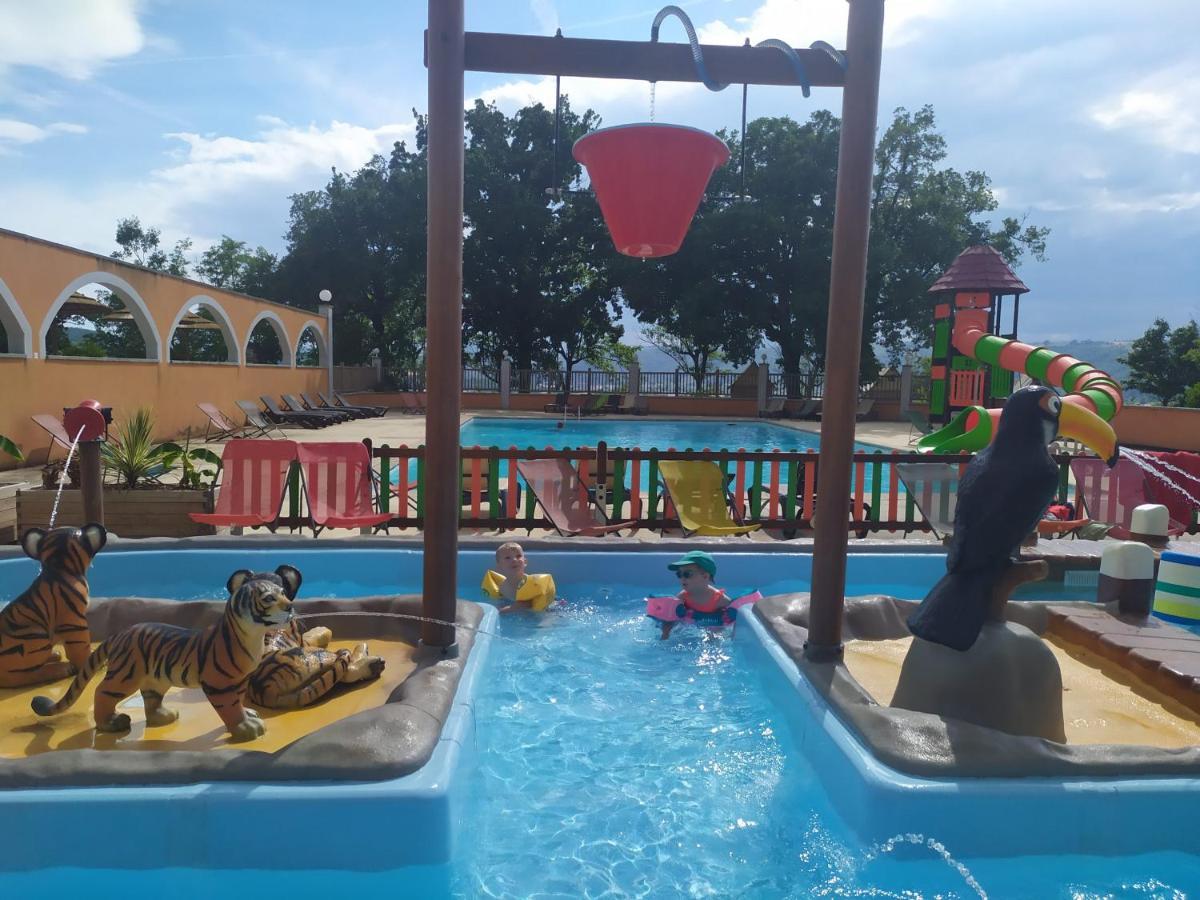 Camping Domaine de Senaud Albon Bagian luar foto
