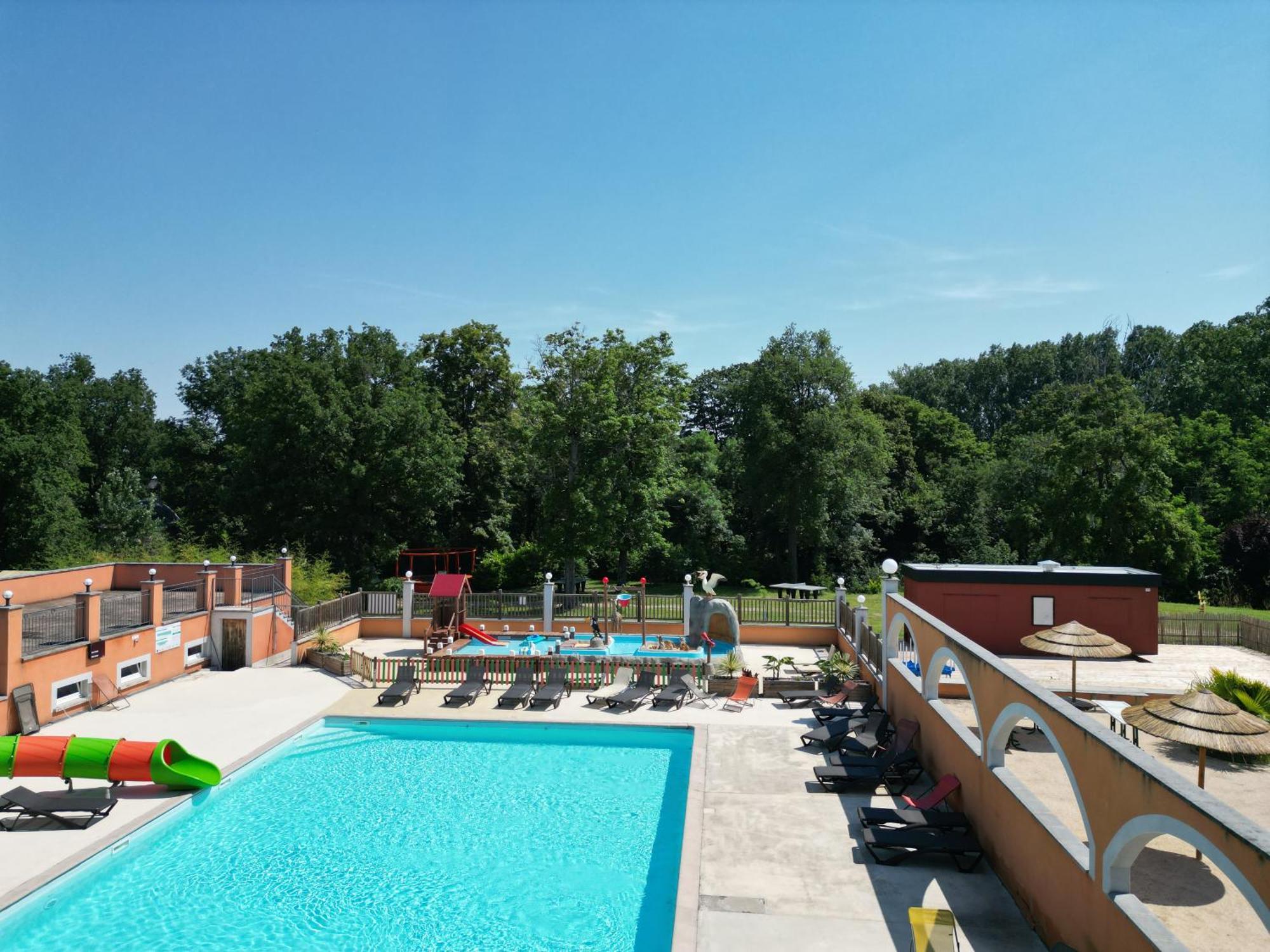 Camping Domaine de Senaud Albon Bagian luar foto
