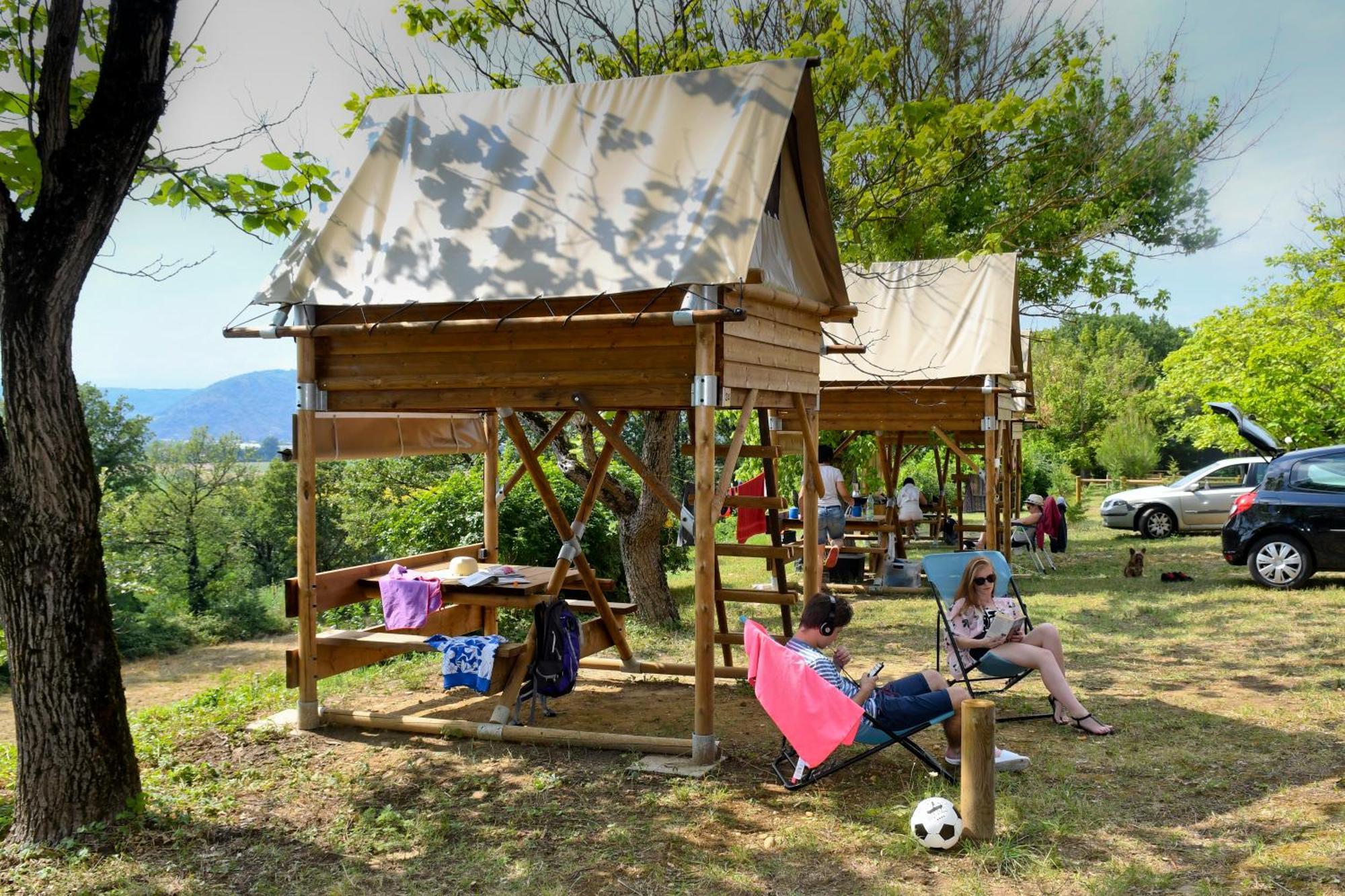 Camping Domaine de Senaud Albon Bagian luar foto
