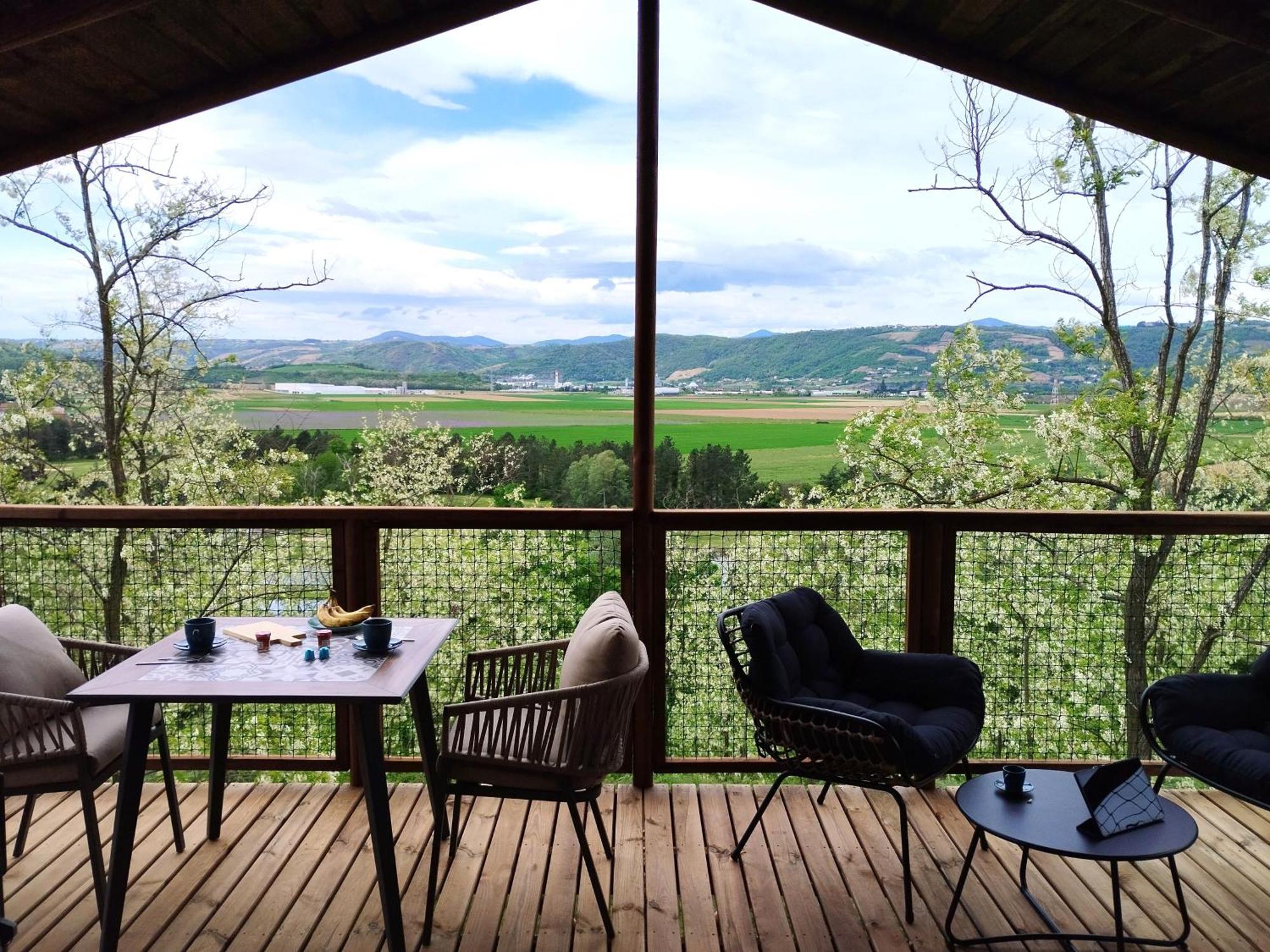 Camping Domaine de Senaud Albon Bagian luar foto