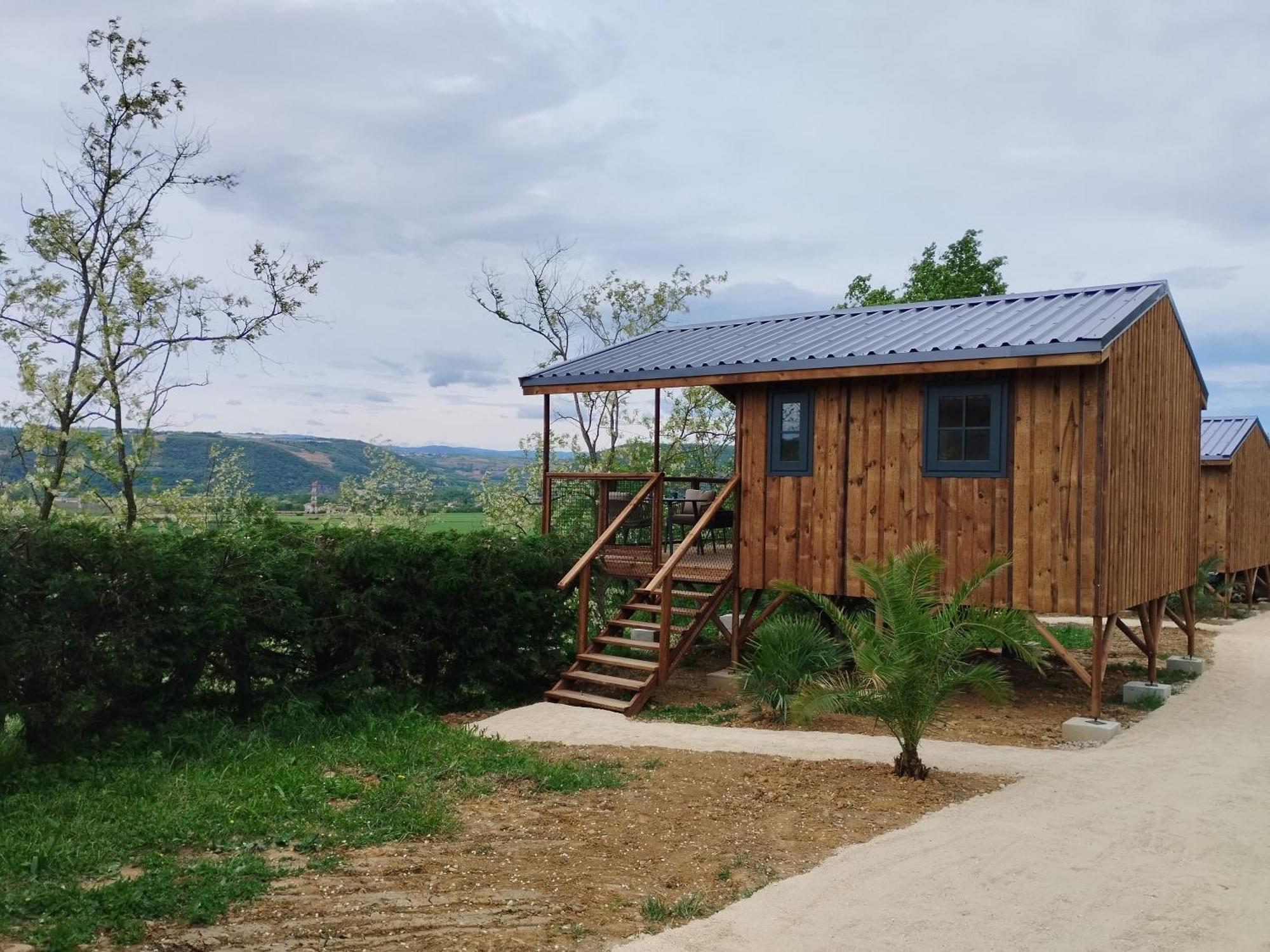 Camping Domaine de Senaud Albon Bagian luar foto