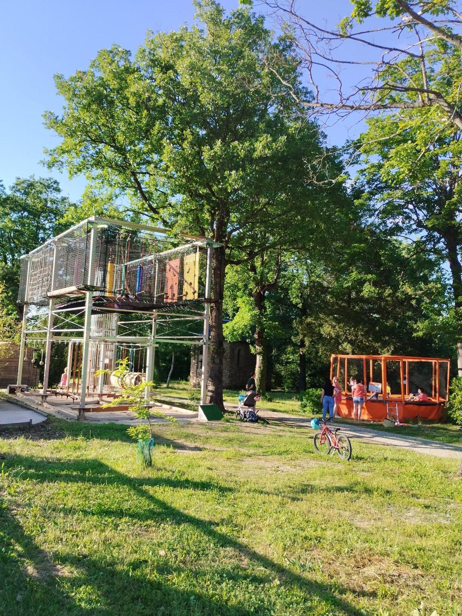 Camping Domaine de Senaud Albon Bagian luar foto