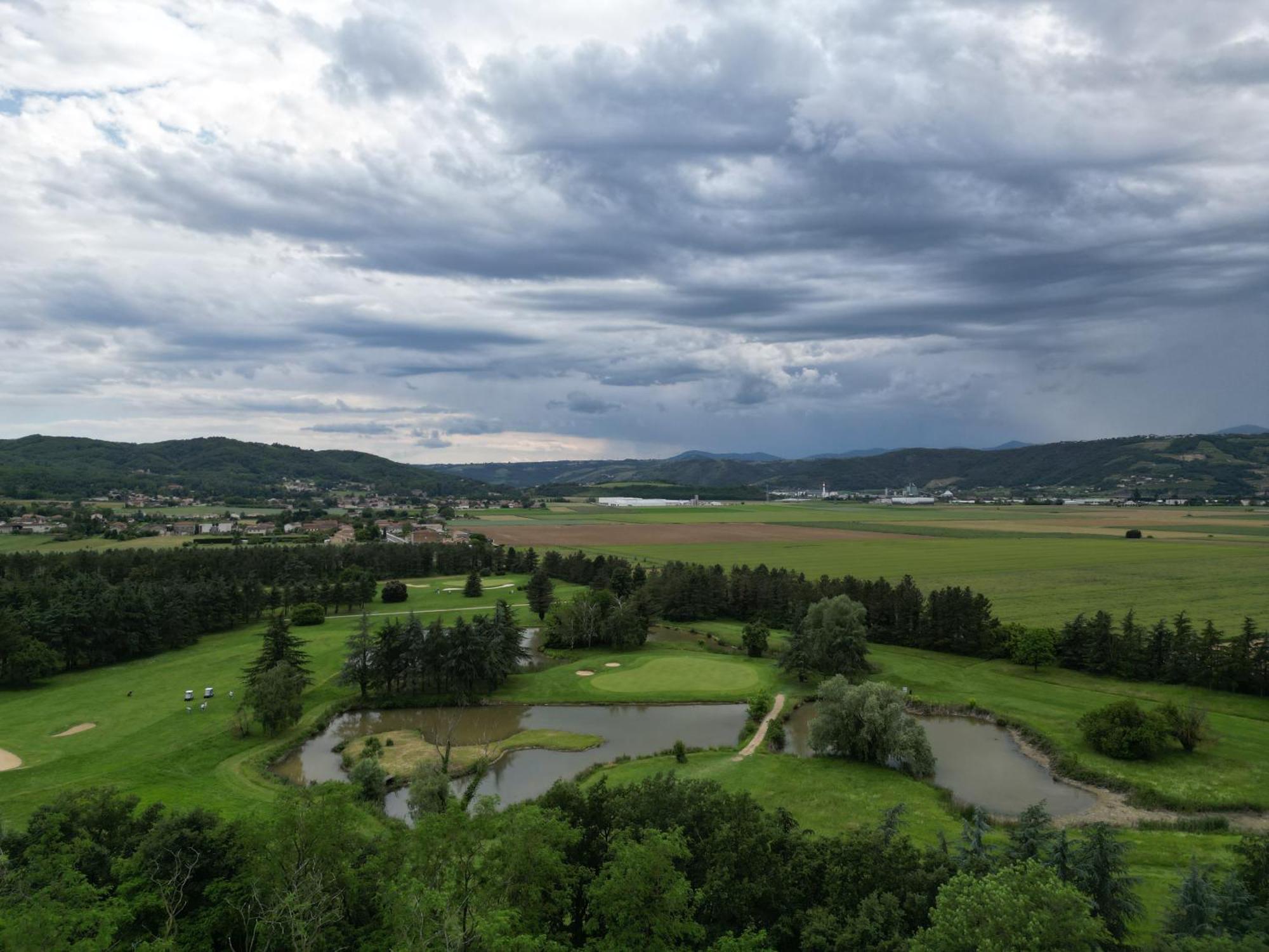 Camping Domaine de Senaud Albon Bagian luar foto