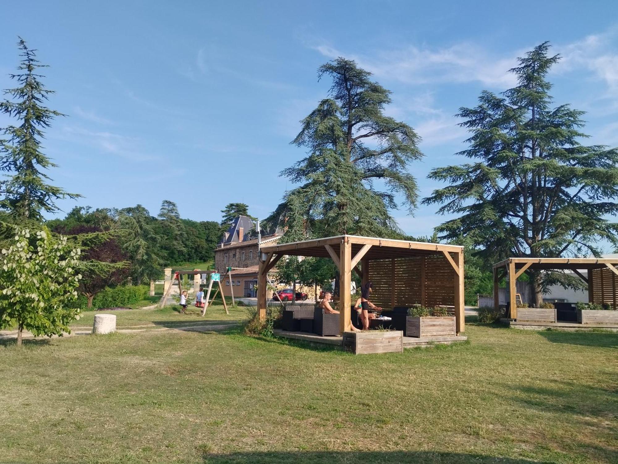 Camping Domaine de Senaud Albon Bagian luar foto