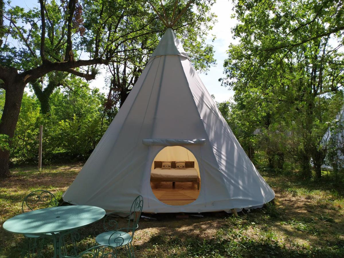 Camping Domaine de Senaud Albon Bagian luar foto